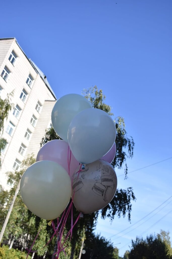 Воздушные шары с гелием на веревочке