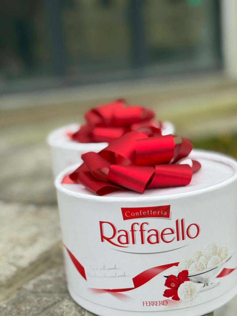 Конфеты Raffaello большая коробка - фото 1