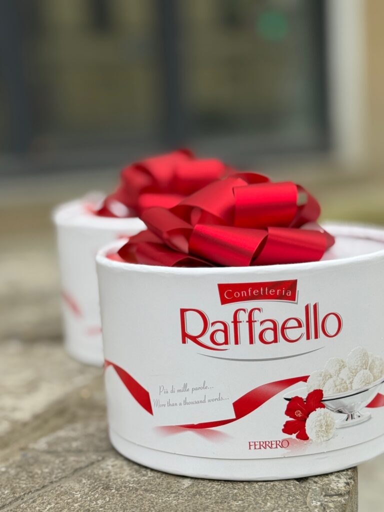 Конфеты Raffaello большая коробка